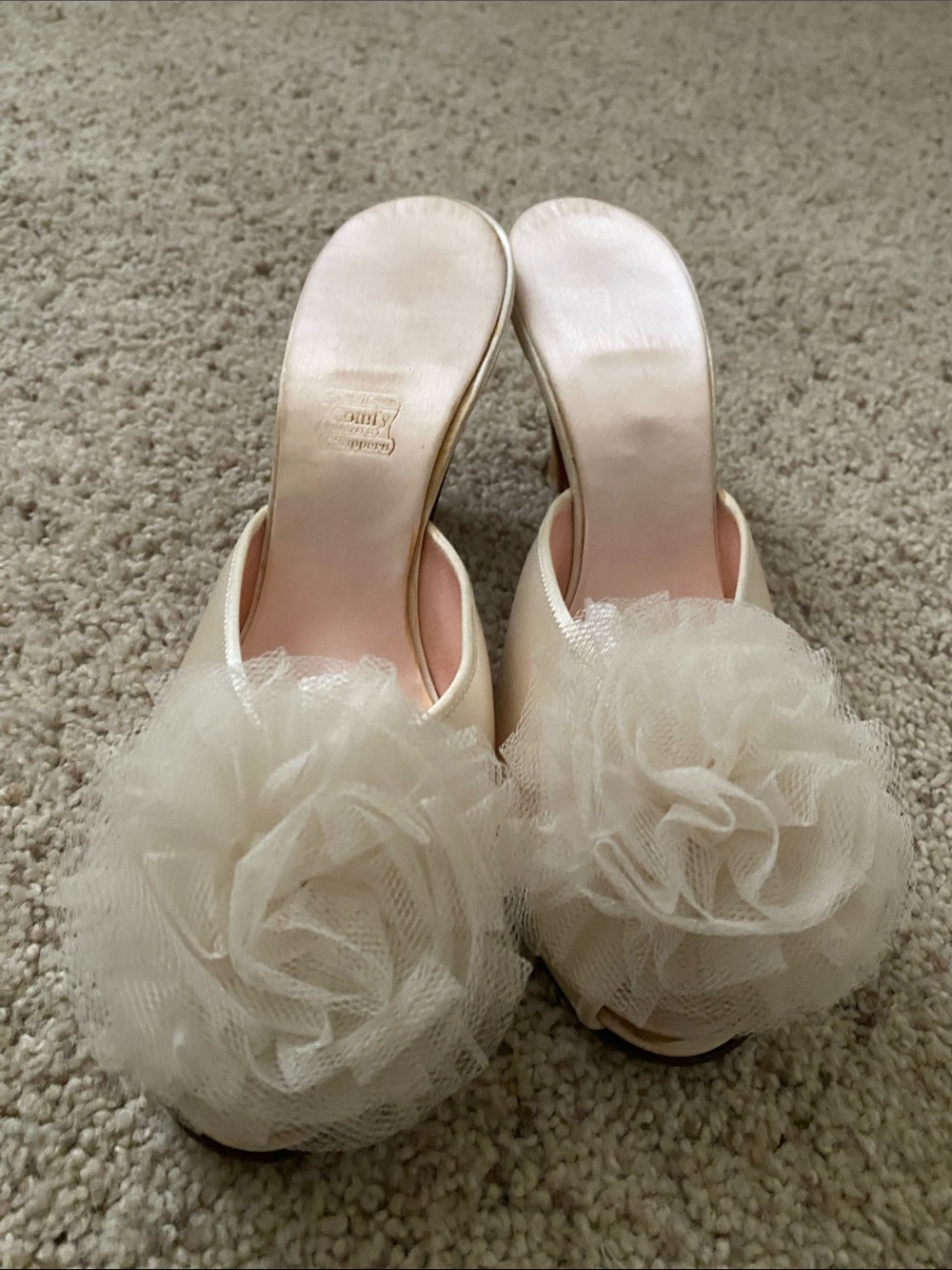 Vintage 1950s Daniel Green Satin Peep-Toe Heels with Tulle Rosette - Champagne - Picture 5 of 9